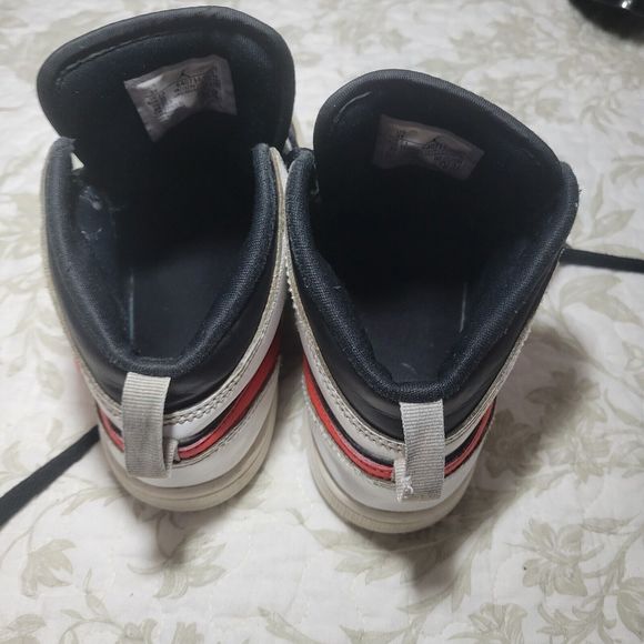 Nike Air Jordan 1 Mid Youth Size 3Y White Black Red Chile Shoes Kids 640734-075‎ - Picture 11 of 12